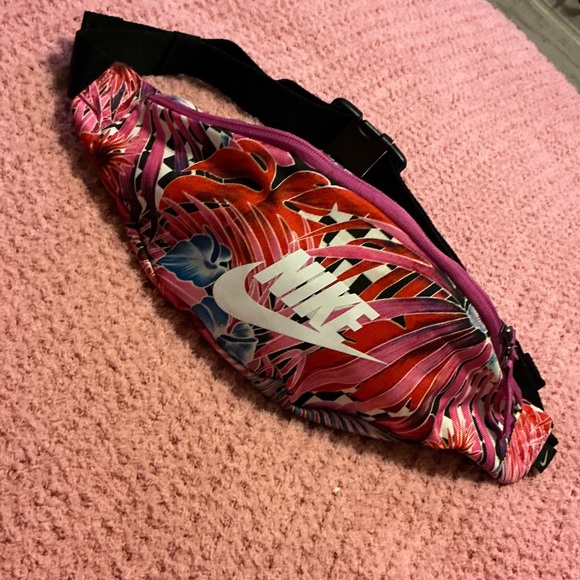 Nike Accessories - Nike Women's Pink and Red Patterned Waist Bag